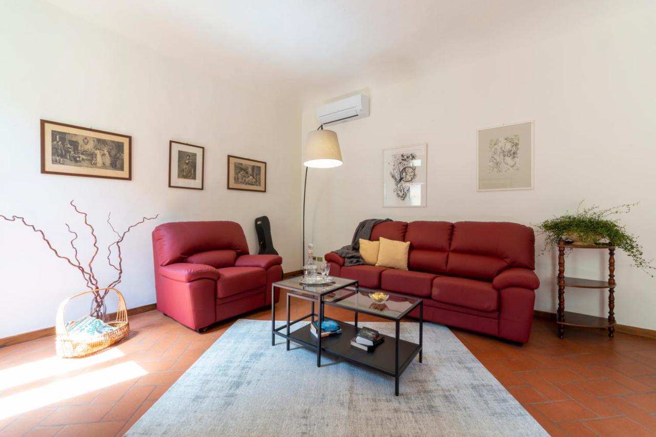 110 Sqm Apartment 6 Sleeps In Santa Croce Firenze Esterno foto