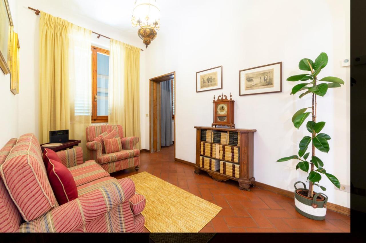 110 Sqm Apartment 6 Sleeps In Santa Croce Firenze Esterno foto