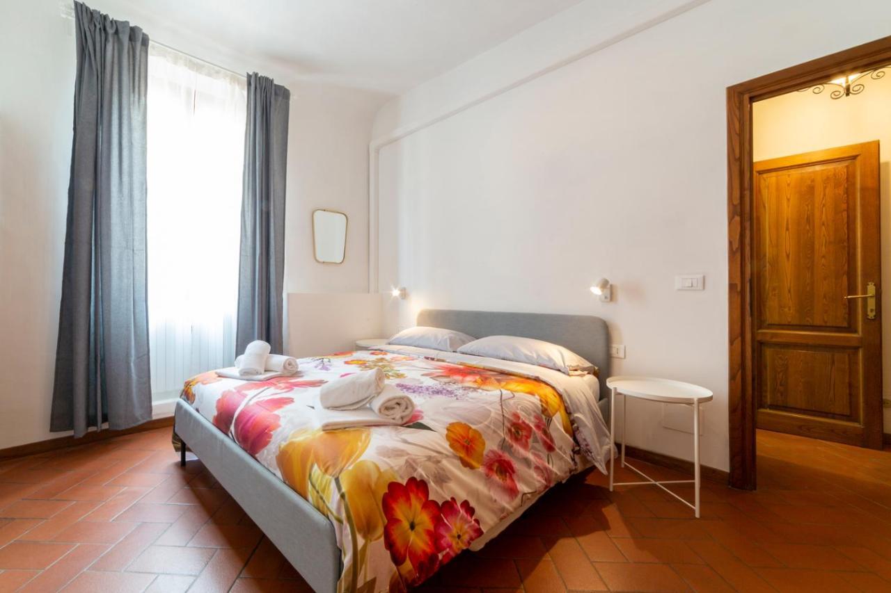 110 Sqm Apartment 6 Sleeps In Santa Croce Firenze Esterno foto