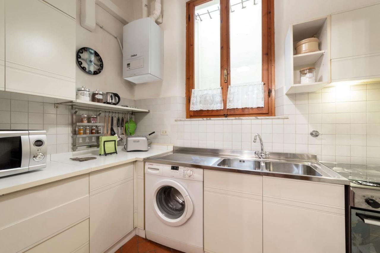 110 Sqm Apartment 6 Sleeps In Santa Croce Firenze Esterno foto