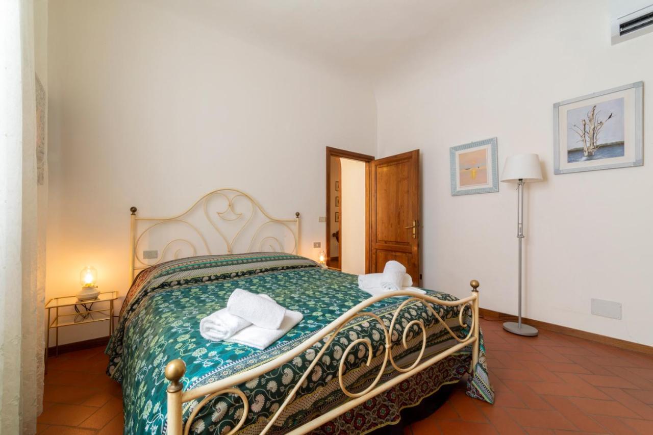 110 Sqm Apartment 6 Sleeps In Santa Croce Firenze Esterno foto