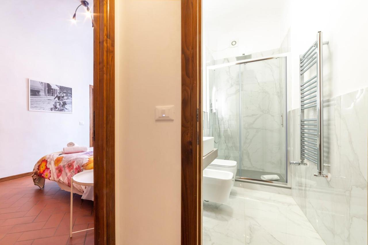 110 Sqm Apartment 6 Sleeps In Santa Croce Firenze Esterno foto
